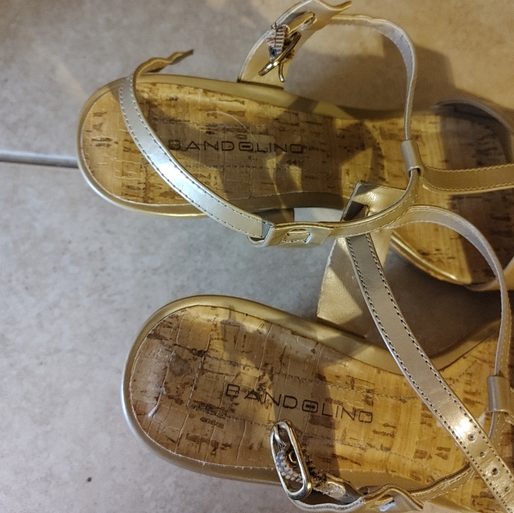 Bandolino Wedges - Picture 8 of 8